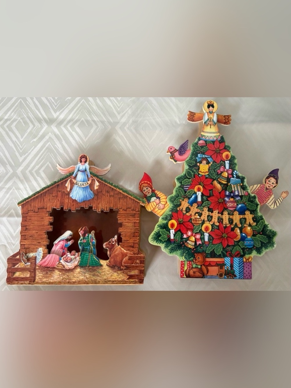 VTG Musical Nativity and Tree Set Red and Green Accents Christmas Holiday Decor